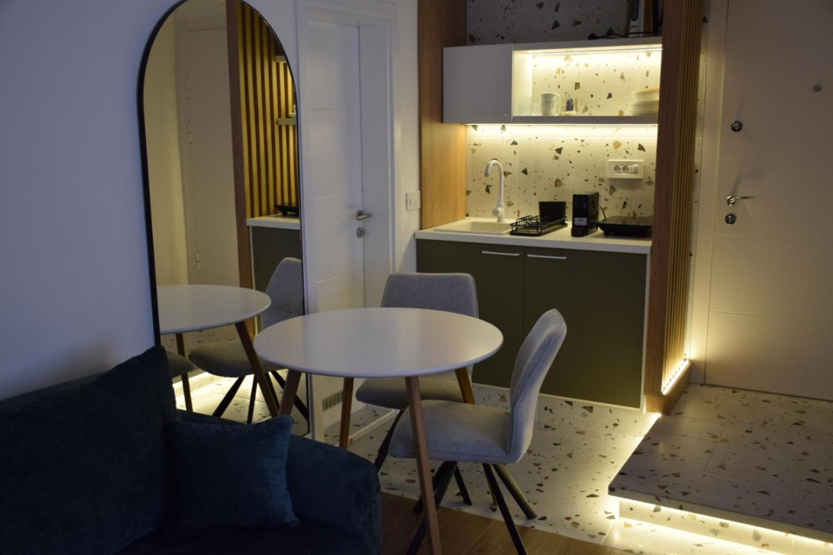 Red Riding Hood Apartment Beograd Ngoại thất bức ảnh